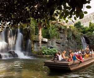 Stay at the Gaylord Opryland Resort & Convention Center. Courtesy of Nashville Convention & Visitors Corp