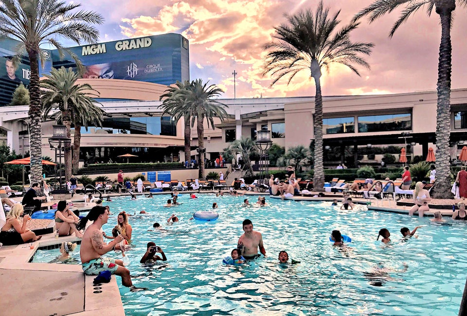There's no shortage of hotel pools in Vegas. Photo by Lindsay Li